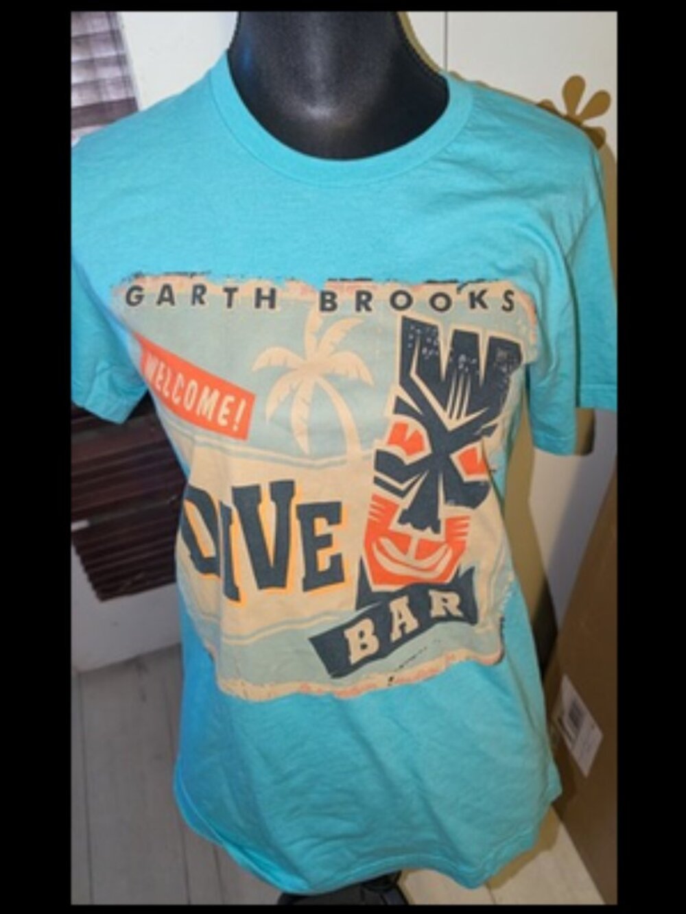 GARTH BROOKS Welcome Dive Bar Womens Top Size M